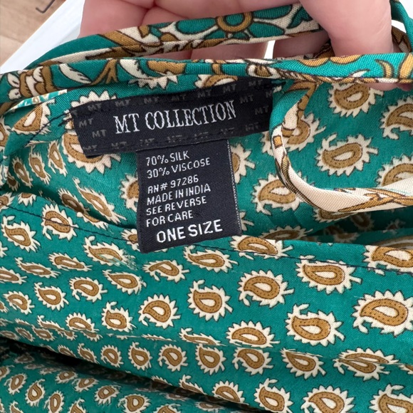 MT Collection Green and Gold Dress - Picture 5 of 5